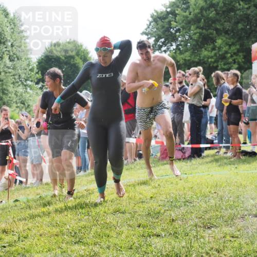 15.06.2025 - 27. Vierlanden-Triathlon KatJ http://msf.ph/oto/8017051 15.06.2025 10:16:32 Schwimmen 477, 487, 491, 494, 499, 523, 526, 549, 574, 614, 634 meine-sportfotos.de