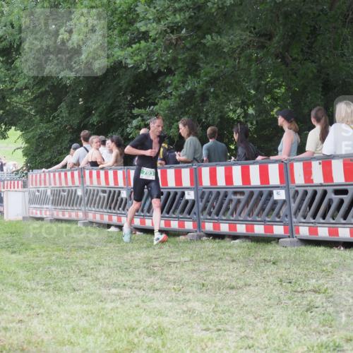 21.06.2025 - 27. Vierlanden-Triathlon KatJ http://msf.ph/oto/8017052 15.06.2025 13:15:56 Ziel 793 meine-sportfotos.de