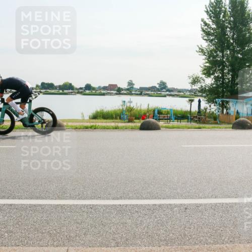 15.06.2025 - 27. Vierlanden-Triathlon H.Heesch http://msf.ph/oto/8017109 15.06.2025 09:17:54 Radfahren 49, 168, 171 meine-sportfotos.de