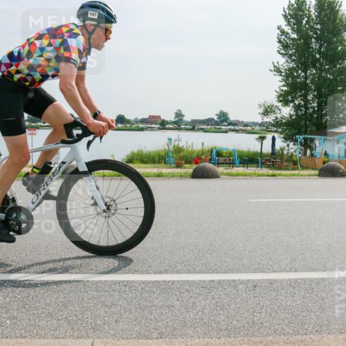 15.06.2025 - 27. Vierlanden-Triathlon H.Heesch http://msf.ph/oto/8017126 15.06.2025 10:00:10 Radfahren 187 meine-sportfotos.de
