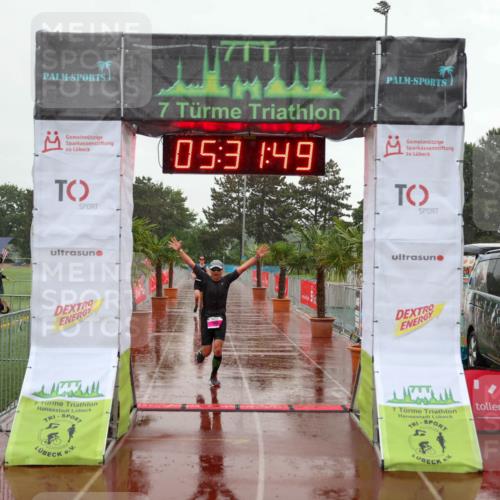 15.06.2025 - 7 Türme Triathlon Michael Strokosch http://msf.ph/oto/8017165 15.06.2025 15:31:49 Ziel 240 meine-sportfotos.de