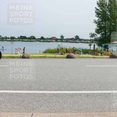 21.06.2025 - 27. Vierlanden-Triathlon H.Heesch http://msf.ph/oto/8017174 15.06.2025 11:58:15 Radfahren 652, 671, 772, 824 meine-sportfotos.de
