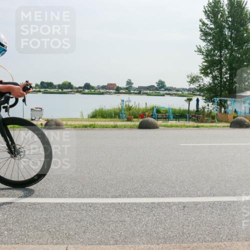 15.06.2025 - 27. Vierlanden-Triathlon H.Heesch http://msf.ph/oto/8017185 15.06.2025 10:00:39 Radfahren 3, 65, 127, 160 meine-sportfotos.de