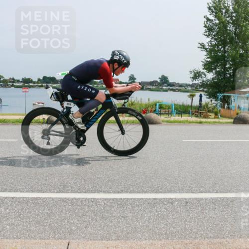 21.06.2025 - 27. Vierlanden-Triathlon H.Heesch http://msf.ph/oto/8017197 15.06.2025 11:58:17 Radfahren 652, 671, 772, 824 meine-sportfotos.de