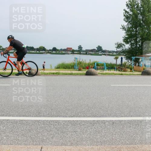 21.06.2025 - 27. Vierlanden-Triathlon H.Heesch http://msf.ph/oto/8017223 15.06.2025 11:58:29 Radfahren 784, 951 meine-sportfotos.de