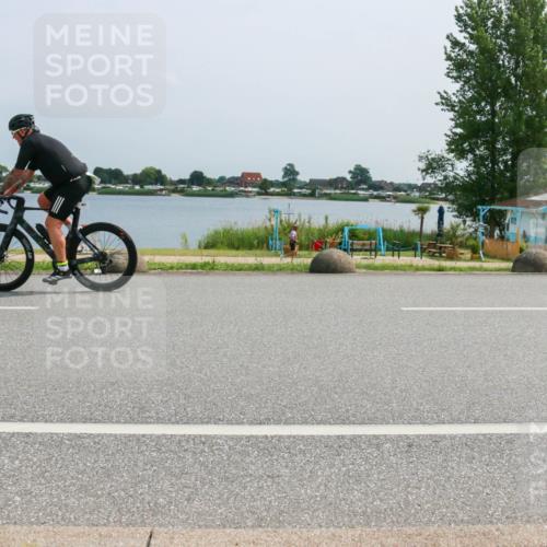 21.06.2025 - 27. Vierlanden-Triathlon H.Heesch http://msf.ph/oto/8017244 15.06.2025 11:58:31 Radfahren 784, 951 meine-sportfotos.de