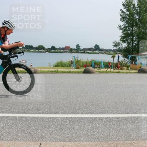 21.06.2025 - 27. Vierlanden-Triathlon H.Heesch http://msf.ph/oto/8017262 15.06.2025 11:58:41 Radfahren 213, 927, 963 meine-sportfotos.de