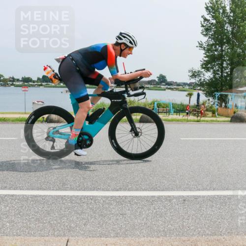 21.06.2025 - 27. Vierlanden-Triathlon H.Heesch http://msf.ph/oto/8017274 15.06.2025 11:58:41 Radfahren 213, 927, 963 meine-sportfotos.de