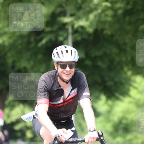 15.06.2025 - 7 Türme Triathlon Yannick Fuchs http://msf.ph/oto/8017314 15.06.2025 13:30:33 Radfahren 305, 332, 545, 786 meine-sportfotos.de