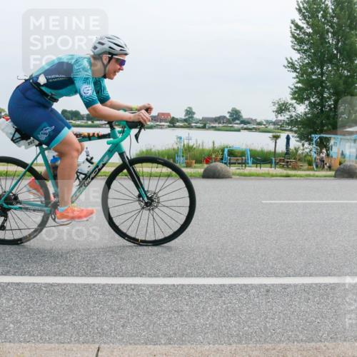 15.06.2025 - 27. Vierlanden-Triathlon H.Heesch http://msf.ph/oto/8017323 15.06.2025 11:13:57 Radfahren 16, 121, 207, 214, 556 meine-sportfotos.de