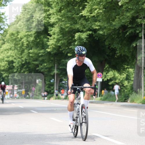 15.06.2025 - 7 Türme Triathlon Yannick Fuchs http://msf.ph/oto/8017353 15.06.2025 13:30:35 Radfahren 305, 545, 786 meine-sportfotos.de