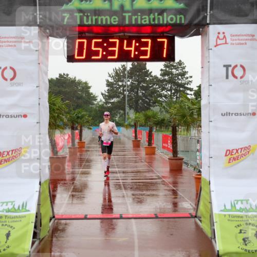 15.06.2025 - 7 Türme Triathlon Michael Strokosch http://msf.ph/oto/8017356 15.06.2025 15:34:37 Ziel 215, 264 meine-sportfotos.de