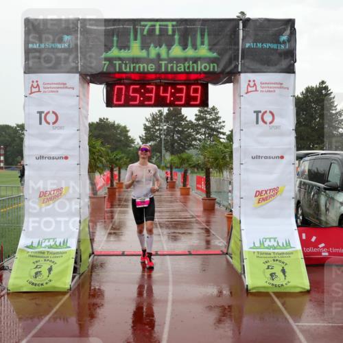 15.06.2025 - 7 Türme Triathlon Michael Strokosch http://msf.ph/oto/8017398 15.06.2025 15:34:39 Ziel 215, 264 meine-sportfotos.de