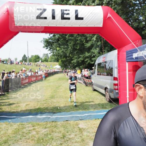21.06.2025 - 27. Vierlanden-Triathlon MichiJ http://msf.ph/oto/8017399 15.06.2026 11:33:18 Ziel 317, 508, 606 meine-sportfotos.de