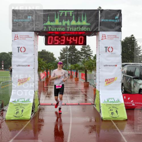 15.06.2025 - 7 Türme Triathlon Michael Strokosch http://msf.ph/oto/8017412 15.06.2025 15:34:39 Ziel 215, 264 meine-sportfotos.de