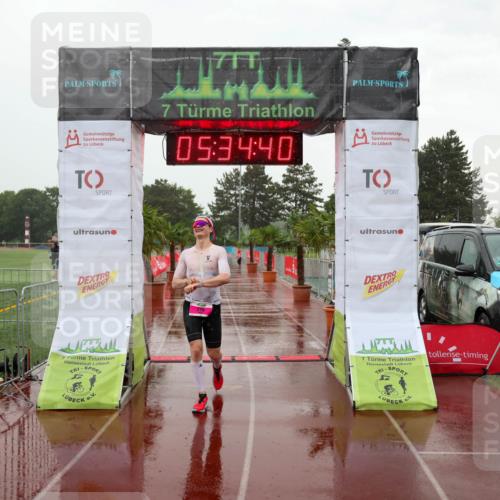 15.06.2025 - 7 Türme Triathlon Michael Strokosch http://msf.ph/oto/8017422 15.06.2025 15:34:40 Ziel 215 meine-sportfotos.de
