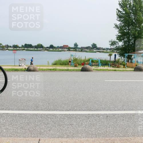 21.06.2025 - 27. Vierlanden-Triathlon H.Heesch http://msf.ph/oto/8017431 15.06.2025 11:58:57 Radfahren 852, 856 meine-sportfotos.de