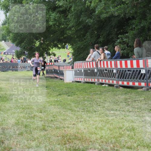 21.06.2025 - 27. Vierlanden-Triathlon KatJ http://msf.ph/oto/8017446 15.06.2025 13:17:35 Ziel 216, 862 meine-sportfotos.de