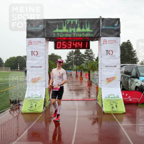 15.06.2025 - 7 Türme Triathlon Michael Strokosch http://msf.ph/oto/8017451 15.06.2025 15:34:41 Ziel 215 meine-sportfotos.de