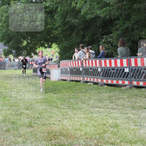 21.06.2025 - 27. Vierlanden-Triathlon KatJ http://msf.ph/oto/8017459 15.06.2025 13:17:36 Ziel 216, 862 meine-sportfotos.de