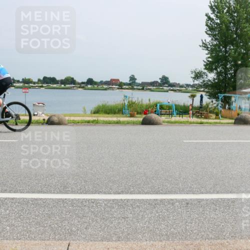 21.06.2025 - 27. Vierlanden-Triathlon H.Heesch http://msf.ph/oto/8017461 15.06.2025 11:59:06 Radfahren 703, 791 meine-sportfotos.de