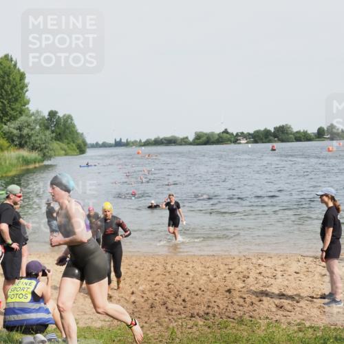 21.06.2025 - 27. Vierlanden-Triathlon MichiJ http://msf.ph/oto/8017462 15.06.2026 10:17:41 Schwimmen 485, 488, 492, 493, 519, 522, 532, 537, 552, 557, 562, 563, 572, 588, 626 meine-sportfotos.de