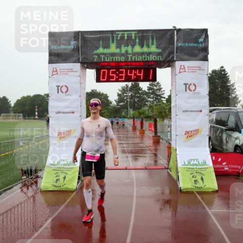15.06.2025 - 7 Türme Triathlon Michael Strokosch http://msf.ph/oto/8017466 15.06.2025 15:34:41 Ziel 215 meine-sportfotos.de