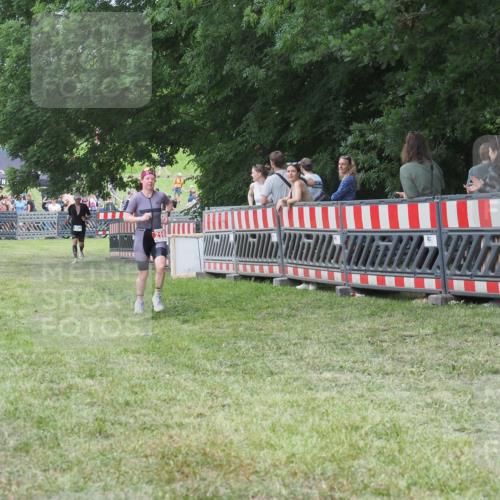 21.06.2025 - 27. Vierlanden-Triathlon KatJ http://msf.ph/oto/8017471 15.06.2025 13:17:36 Ziel 216, 862 meine-sportfotos.de