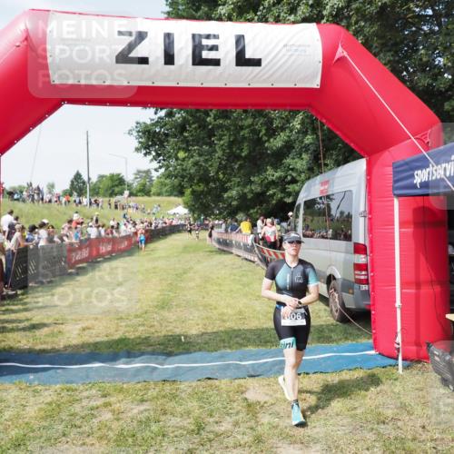 21.06.2025 - 27. Vierlanden-Triathlon MichiJ http://msf.ph/oto/8017478 15.06.2026 11:33:19 Ziel 317, 508, 606 meine-sportfotos.de