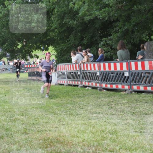 21.06.2025 - 27. Vierlanden-Triathlon KatJ http://msf.ph/oto/8017497 15.06.2025 13:17:36 Ziel 216, 862 meine-sportfotos.de