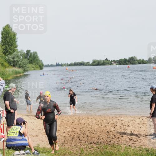 21.06.2025 - 27. Vierlanden-Triathlon MichiJ http://msf.ph/oto/8017508 15.06.2026 10:17:42 Schwimmen 485, 488, 492, 493, 519, 522, 532, 537, 552, 557, 562, 563, 588, 626 meine-sportfotos.de