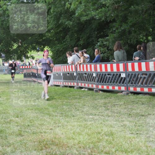 21.06.2025 - 27. Vierlanden-Triathlon KatJ http://msf.ph/oto/8017511 15.06.2025 13:17:36 Ziel 216, 862 meine-sportfotos.de