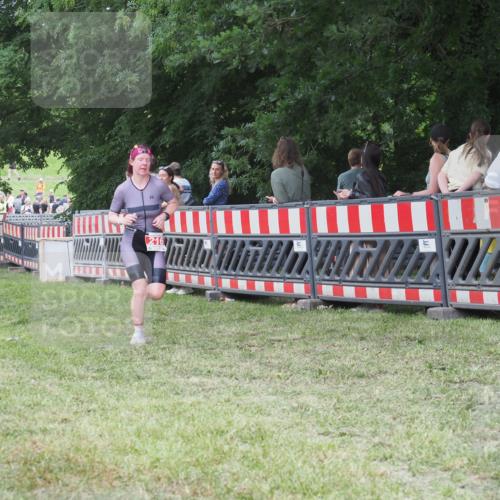 21.06.2025 - 27. Vierlanden-Triathlon KatJ http://msf.ph/oto/8017531 15.06.2025 13:17:37 Ziel 216, 862 meine-sportfotos.de