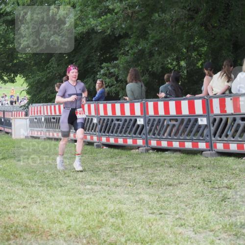 21.06.2025 - 27. Vierlanden-Triathlon KatJ http://msf.ph/oto/8017538 15.06.2025 13:17:37 Ziel 216, 862 meine-sportfotos.de