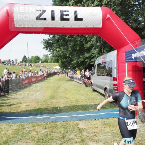 21.06.2025 - 27. Vierlanden-Triathlon MichiJ http://msf.ph/oto/8017542 15.06.2026 11:33:20 Ziel 317, 508, 606 meine-sportfotos.de
