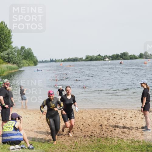 21.06.2025 - 27. Vierlanden-Triathlon MichiJ http://msf.ph/oto/8017573 15.06.2026 10:17:48 Schwimmen 493, 522, 563, 571 meine-sportfotos.de