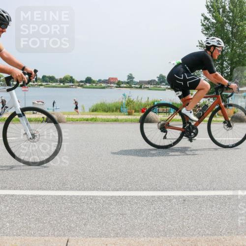 21.06.2025 - 27. Vierlanden-Triathlon H.Heesch http://msf.ph/oto/8017576 15.06.2025 11:59:25 Radfahren 770, 945 meine-sportfotos.de