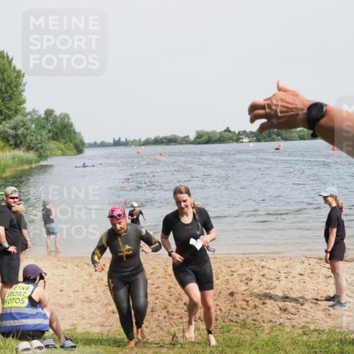 21.06.2025 - 27. Vierlanden-Triathlon MichiJ http://msf.ph/oto/8017591 15.06.2026 10:17:49 Schwimmen 493, 522, 563, 571 meine-sportfotos.de