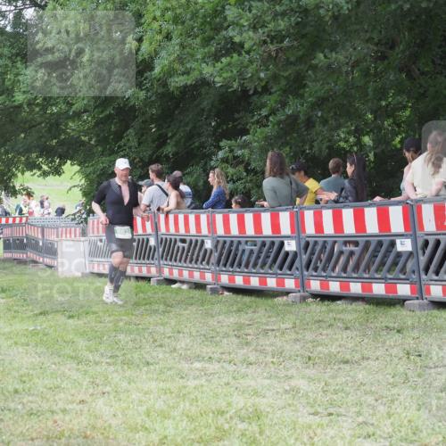 21.06.2025 - 27. Vierlanden-Triathlon KatJ http://msf.ph/oto/8017659 15.06.2025 13:17:42 Ziel 132, 862 meine-sportfotos.de