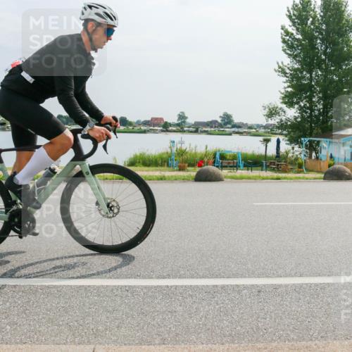 15.06.2025 - 27. Vierlanden-Triathlon H.Heesch http://msf.ph/oto/8017665 15.06.2025 10:09:27 Radfahren 23, 68, 169 meine-sportfotos.de