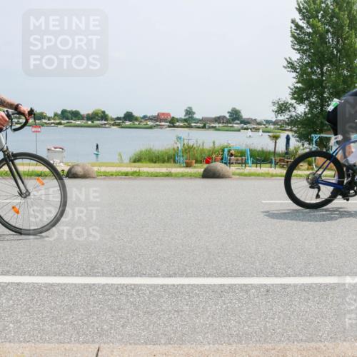 21.06.2025 - 27. Vierlanden-Triathlon H.Heesch http://msf.ph/oto/8017666 15.06.2025 11:59:39 Radfahren 661, 672, 719, 921 meine-sportfotos.de