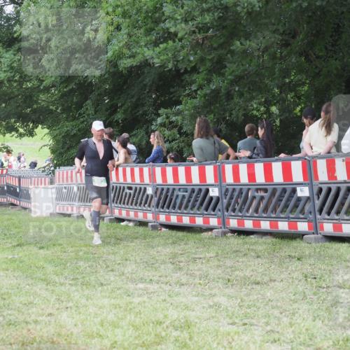 21.06.2025 - 27. Vierlanden-Triathlon KatJ http://msf.ph/oto/8017670 15.06.2025 13:17:42 Ziel 132, 862 meine-sportfotos.de