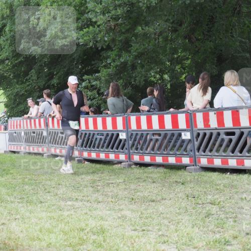 21.06.2025 - 27. Vierlanden-Triathlon KatJ http://msf.ph/oto/8017684 15.06.2025 13:17:43 Ziel 132, 862 meine-sportfotos.de