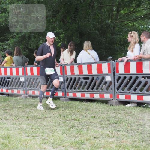 21.06.2025 - 27. Vierlanden-Triathlon KatJ http://msf.ph/oto/8017711 15.06.2025 13:17:44 Ziel 132, 862 meine-sportfotos.de
