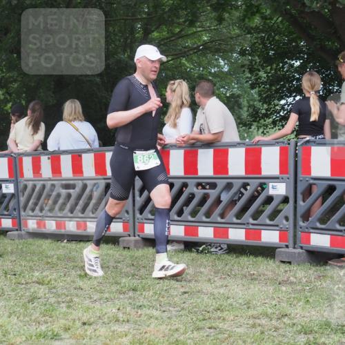 21.06.2025 - 27. Vierlanden-Triathlon KatJ http://msf.ph/oto/8017734 15.06.2025 13:17:45 Ziel 132, 862 meine-sportfotos.de