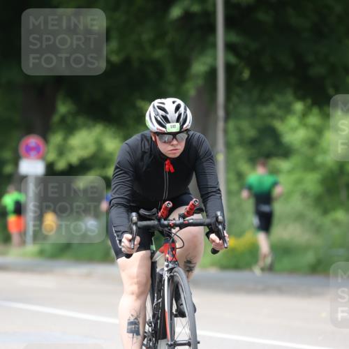 15.06.2025 - 7 Türme Triathlon Yannick Fuchs http://msf.ph/oto/8017762 15.06.2025 13:31:08 Radfahren 386, 512, 621, 938, 1166 meine-sportfotos.de