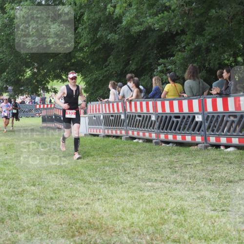 21.06.2025 - 27. Vierlanden-Triathlon KatJ http://msf.ph/oto/8017772 15.06.2025 13:17:50 Ziel 132, 196, 816 meine-sportfotos.de