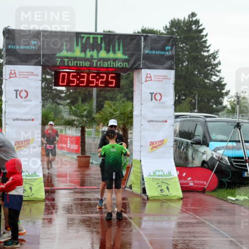 15.06.2025 - 7 Türme Triathlon Michael Strokosch http://msf.ph/oto/8017775 15.06.2025 15:35:25 Ziel 281 meine-sportfotos.de