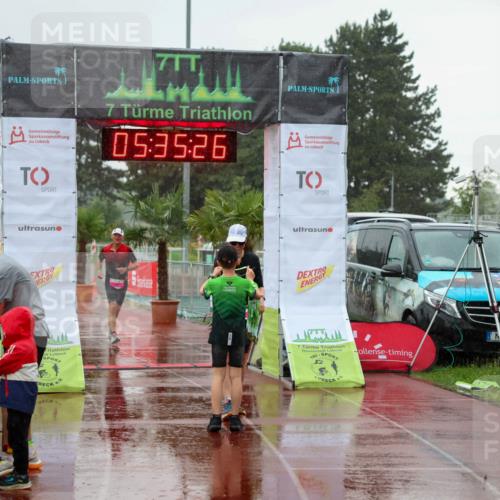 15.06.2025 - 7 Türme Triathlon Michael Strokosch http://msf.ph/oto/8017780 15.06.2025 15:35:26 Ziel 281 meine-sportfotos.de