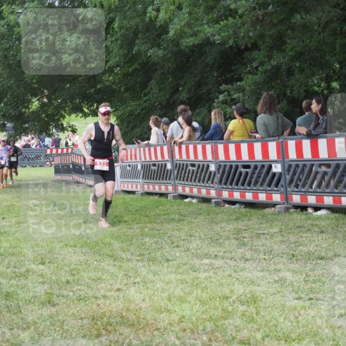 21.06.2025 - 27. Vierlanden-Triathlon KatJ http://msf.ph/oto/8017783 15.06.2025 13:17:50 Ziel 132, 196, 816 meine-sportfotos.de